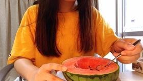 留学生群吃瓜,揭秘海外留学生活背后的故事