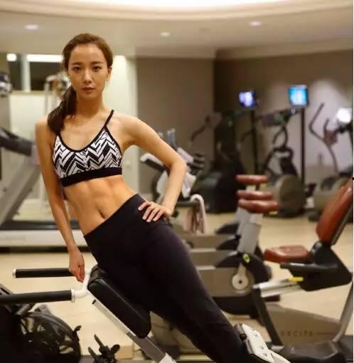 女明星练肌肉,肌肉线条下的优雅蜕变